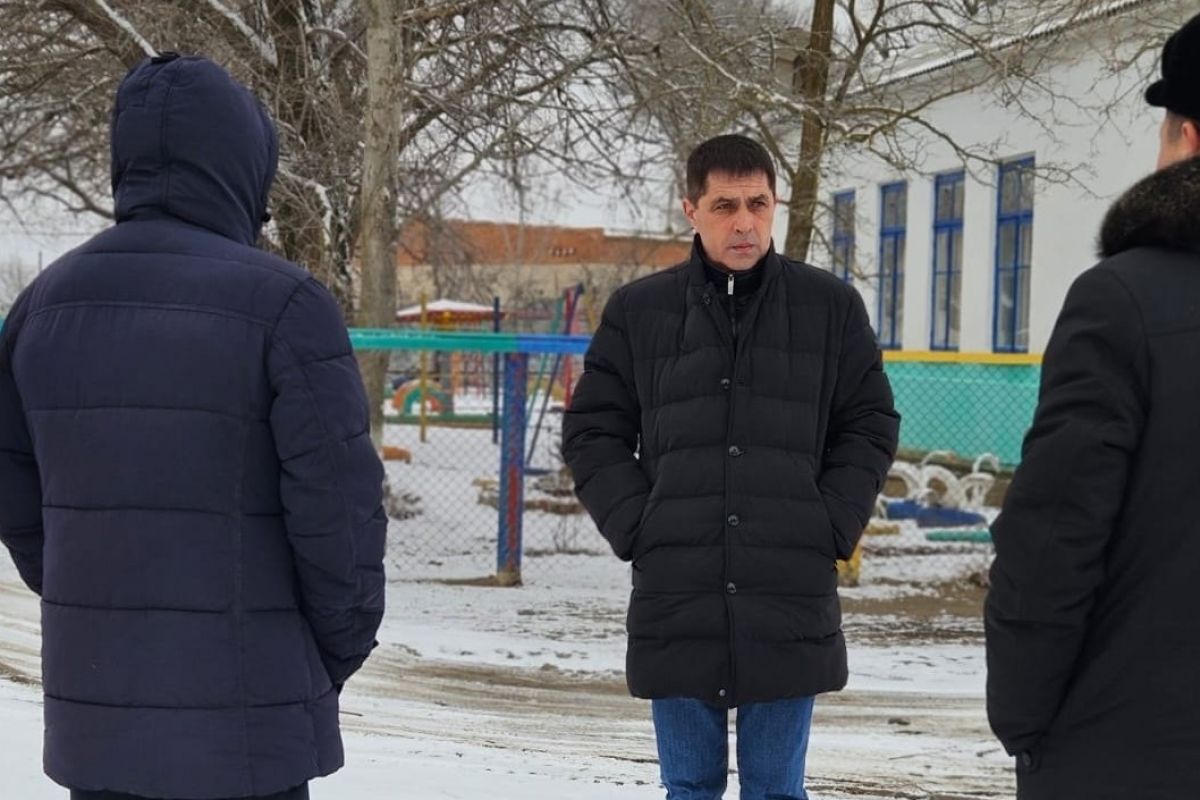 Михаил Богатов провел мониторинг дорог в городе Лагань в рамках партийного проекта «Безопасные дороги»