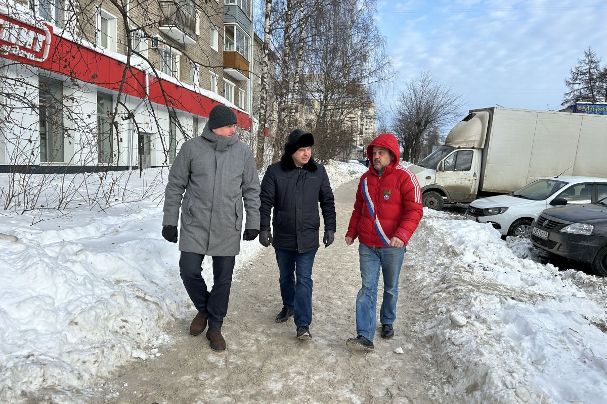 «Безопасные дороги» проверили безопасность пешеходных переходов в Кирове