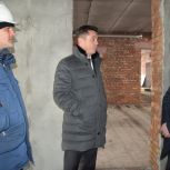 «Партийный десант» проверил ход строительства детской поликлиники в Барабинске