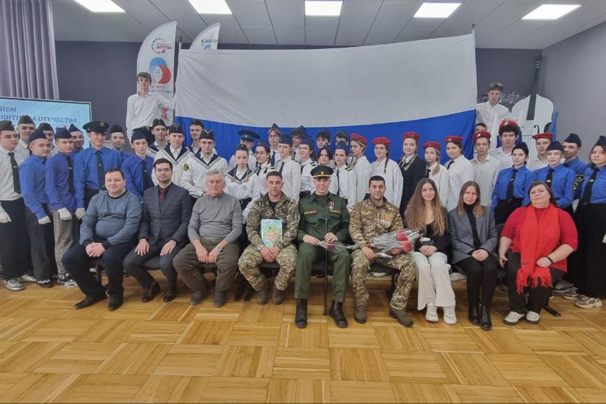 В Советском районе Ростова-на-Дону ко Дню Защитника Отечества единороссы провели военно-исторический форум