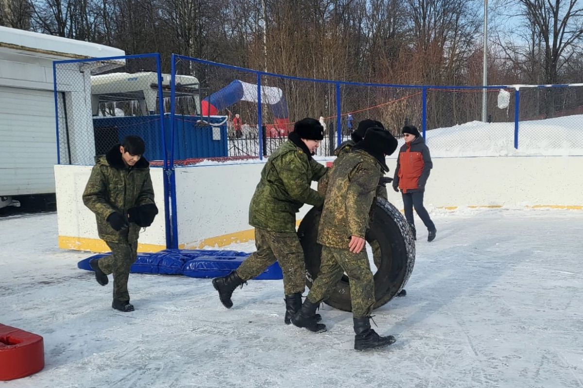 Во Внукове состоялась ежегодная военно-спортивная игра «Внуковский рубеж»