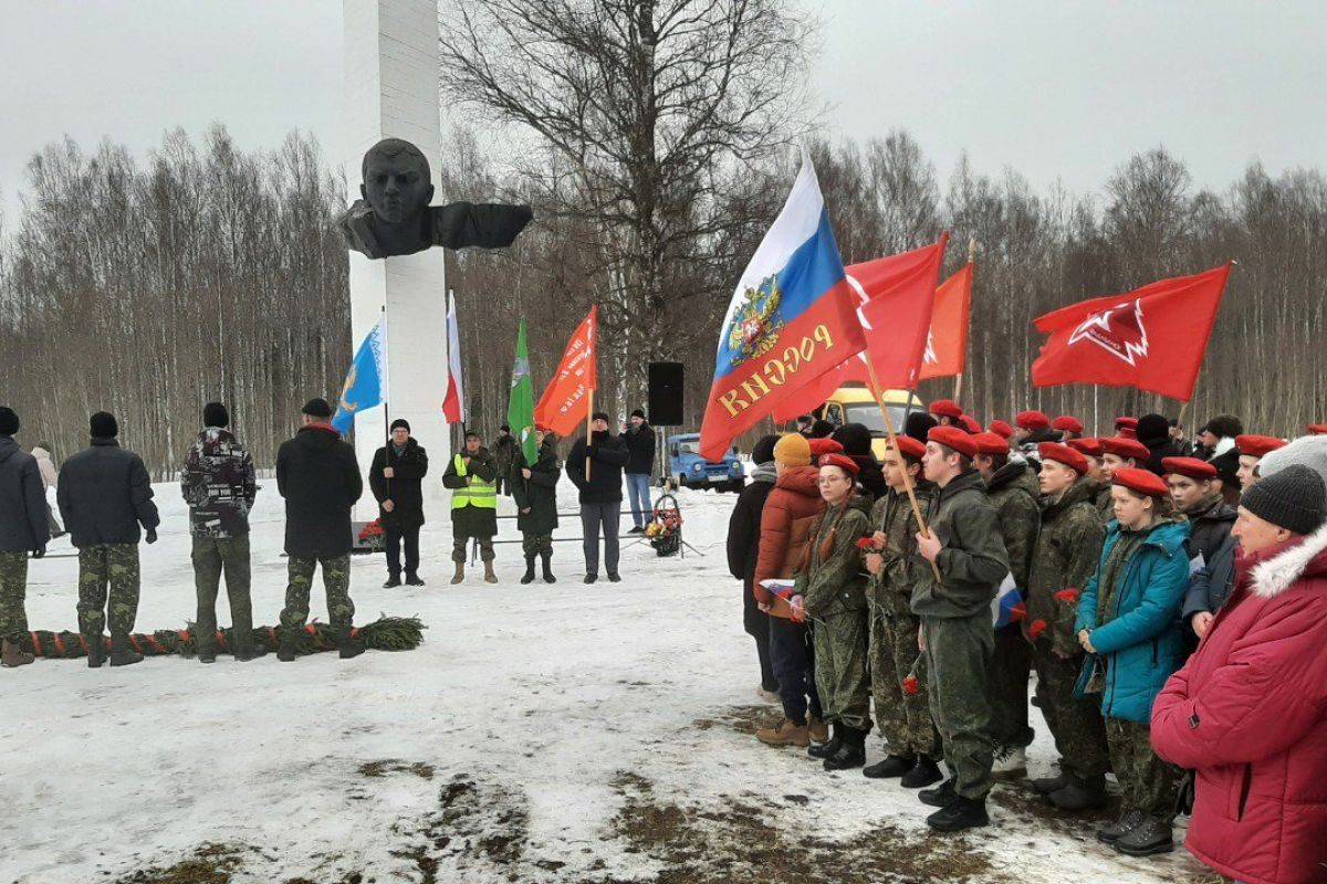 Мероприятия в память об Александре Матросове прошли в Локнянском округе