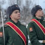 Ульяновские единороссы возложили цветы к вечному огню в День защитника Отечества