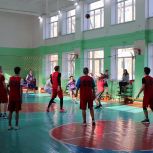 Школьные команды Фрунзенского района показали мастерство игры в волейбол