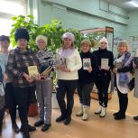 Активисты Котельничского городского отделения партии пополнили городской фонд новыми книгами