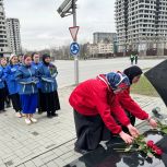 В Грозном активисты молодежных организаций провели памятную акцию ко Дню защитника Отечества