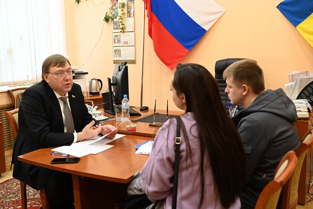 Лидер донских единороссов Александр Ищенко провел прием граждан