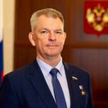Александр Самокутяев: "Этот праздник — олицетворение гордости страны за мужество и доблесть российского народа, который всегда стоит на страже защиты своей Родины по долгу службы и по воле сердца.