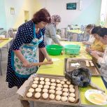 В Камызякском районе волонтеры продолжают поддерживать участников СВО