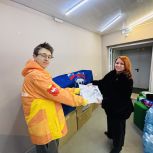 Пластовские единороссы передали подарки раненым бойцам
