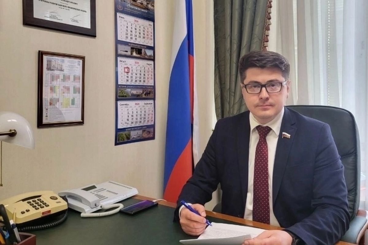 Александр Спиридонов выступил соавтором закона об увеличении штрафов за продажу вейпов несовершеннолетним