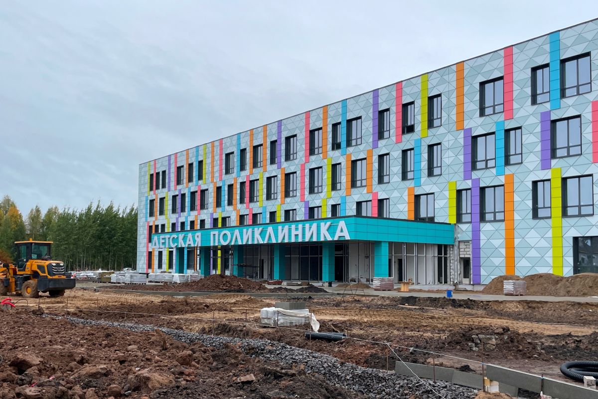 Народная программа ЕР: В Котласе строят здание новой детской поликлиники