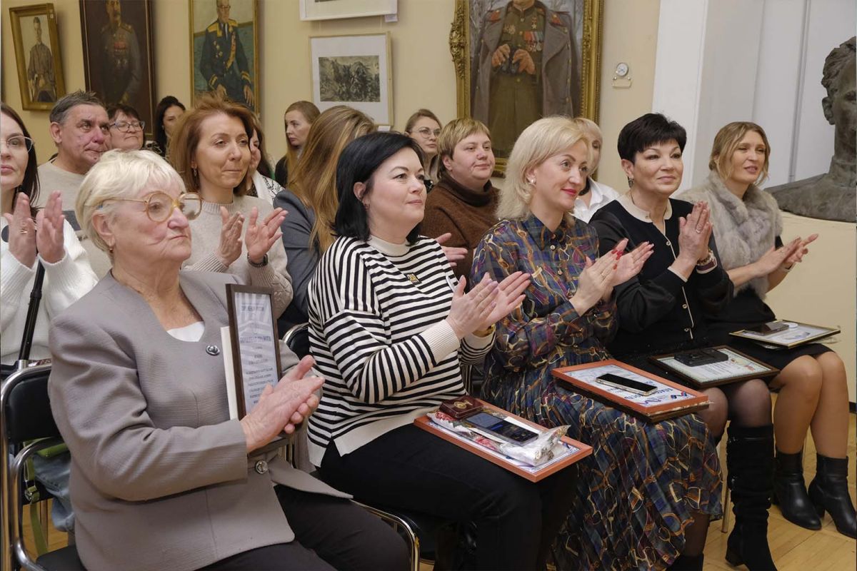 В Донецке состоялась отчётная конференция партийного проекта «Женское движение Единой России» в ДНР