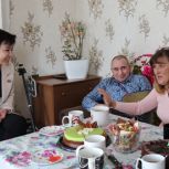 Юлия Пак навестила семью ветерана боевых действий Сергея Маковеева