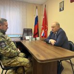 Социальные гарантии, жилищный вопрос и воспитание молодежи: депутат «Единой России» Николай Бондаренко встретился с участниками СВО