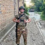 В Оренбуржье продолжают устанавливать «Парты Героя»