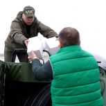 Владимир Якушев передал технику военным группировки «Днепр» в Херсонской области