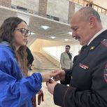 Молодогвардейцы Майкопского района в преддверии Дня защитника Отечества раздали Георгиевские ленточки