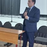 Осман Булатов обсудил с молодежью Махачкалы ценности единства народов