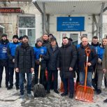 По инициативе Владимира Васильева очистили от снега территорию тверской детской клинической больницы