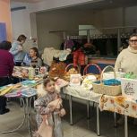 Партийцы города Билибино провели благотворительную ярмарку «СВОих не бросаем»