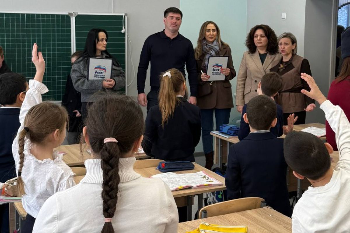 «Единая Россия» проверила качество капитального ремонта в ряде школ Владикавказа