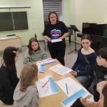 Оленегорские партийцы рассказали юным северянам об избирательном праве