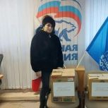 Жители Гагаринского района продолжают формировать гуманитарную помощь