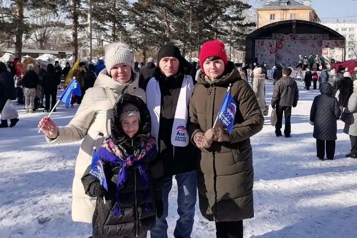 При поддержке «Единой России» в кузбасском поселке прошла Масленица