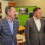 Депутат Госдумы Владимир Новиков оценил капитальный ремонт школы в Шкотово