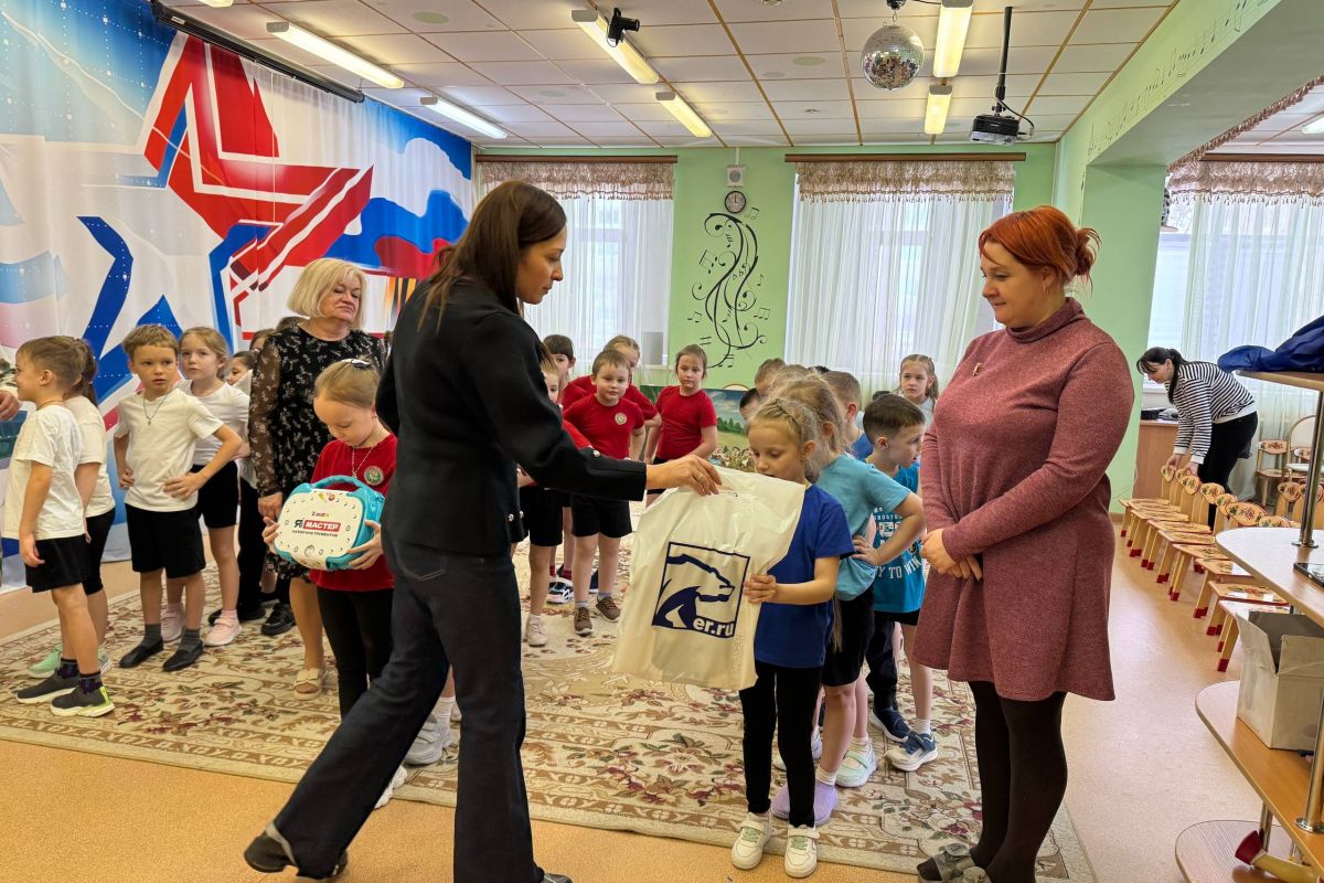 Единороссы Железнодорожного округа устроили праздник малышам