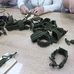 Браслеты с важной миссией: в клубе «Активное долголетие» прошел мастер-класс от «Единой России»