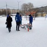 В Кандалакше партийный десант оценил качество уборки дворовых территорий