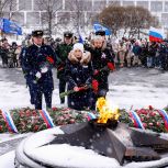 «Единая Россия» поздравляет с Днем защитников Отечества