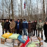 Сторонники партии «Единая Россия» приняли участие в акции «Тепло для героя»
