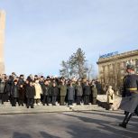 Митинги, уроки мужества, документальные выставки: «Единая Россия» в регионах почтила память Героев Сталинградской битвы
