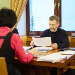 Народная программа: Владислав Кузнецов обсудил вопросы развития образования в округе с региональным координатором партпроекта «Новая школа», начальником Департамента образования и науки Арюной Байковой