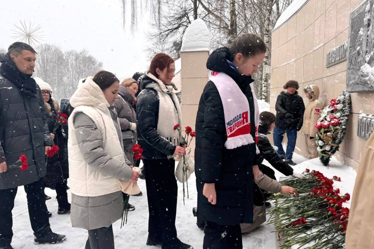«Единая Россия» в Республике Марий Эл почтила память воинов-интернационалистов