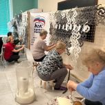 Помощь фронту: активисты из Нижегородского района отправляют маскировочные сети в зону СВО