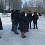 Партийцы посетили новый детский сад в Захаровском округе