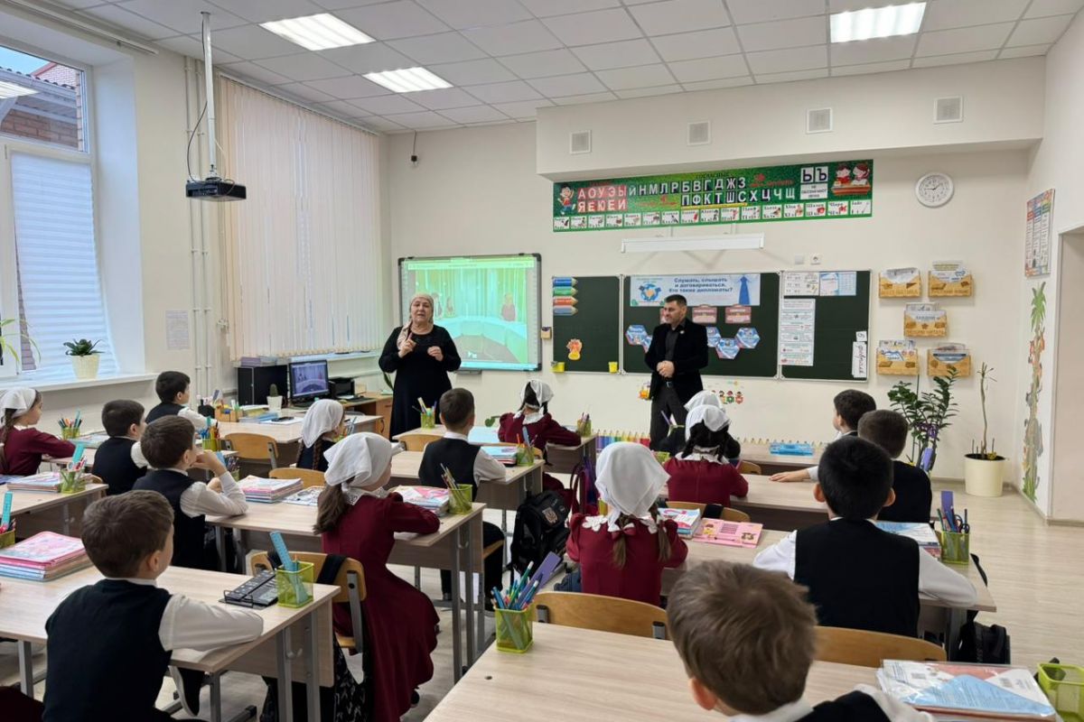 В Чеченской Республике «Единая Россия» провела тематические открытые уроки ко Дню воинов интернационалистов