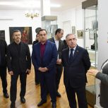 Юрий Левицкий посетил выставку, приуроченную к Году единства народов России