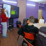 Сторонники «Единой России» провели патриотический час в Центральном районе