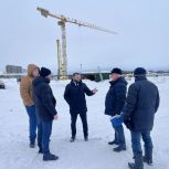 Дмитрий Хотенцев проинспектировал строительство нового корпуса Дядьковской школы
