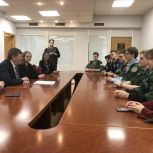 Депутат «Единой России» Юрий Гладунов обсудил будущее студенческих отрядов с активистами из ЛЭТИ