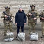 Активисты Единой России изготовили маскировочные сети для военнослужащих