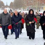 В Оленегорске прошел XXX Открытый областной фестиваль солдатской песни «С боевыми друзьями встречаюсь, чтобы памяти нить не прервать»