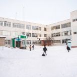 Партийный десант Нижнекамска ознакомился с ходом капремонта в школах
