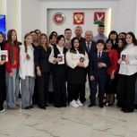 В Азнакаево 10 подростков получили свои первые паспорта