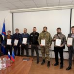 Денис Мирошниченко вручил благодарности представителям патриотических НКО